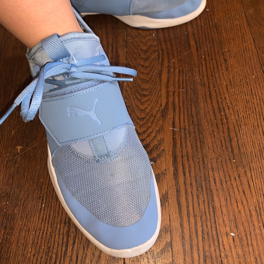 WOMENS PUMA LIGHT BLUE RUNNING SHOES
